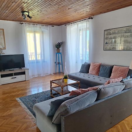 Two-Bedroom Apartment With Sea View,Big Terrase And Garden Stari Grad  Zewnętrze zdjęcie